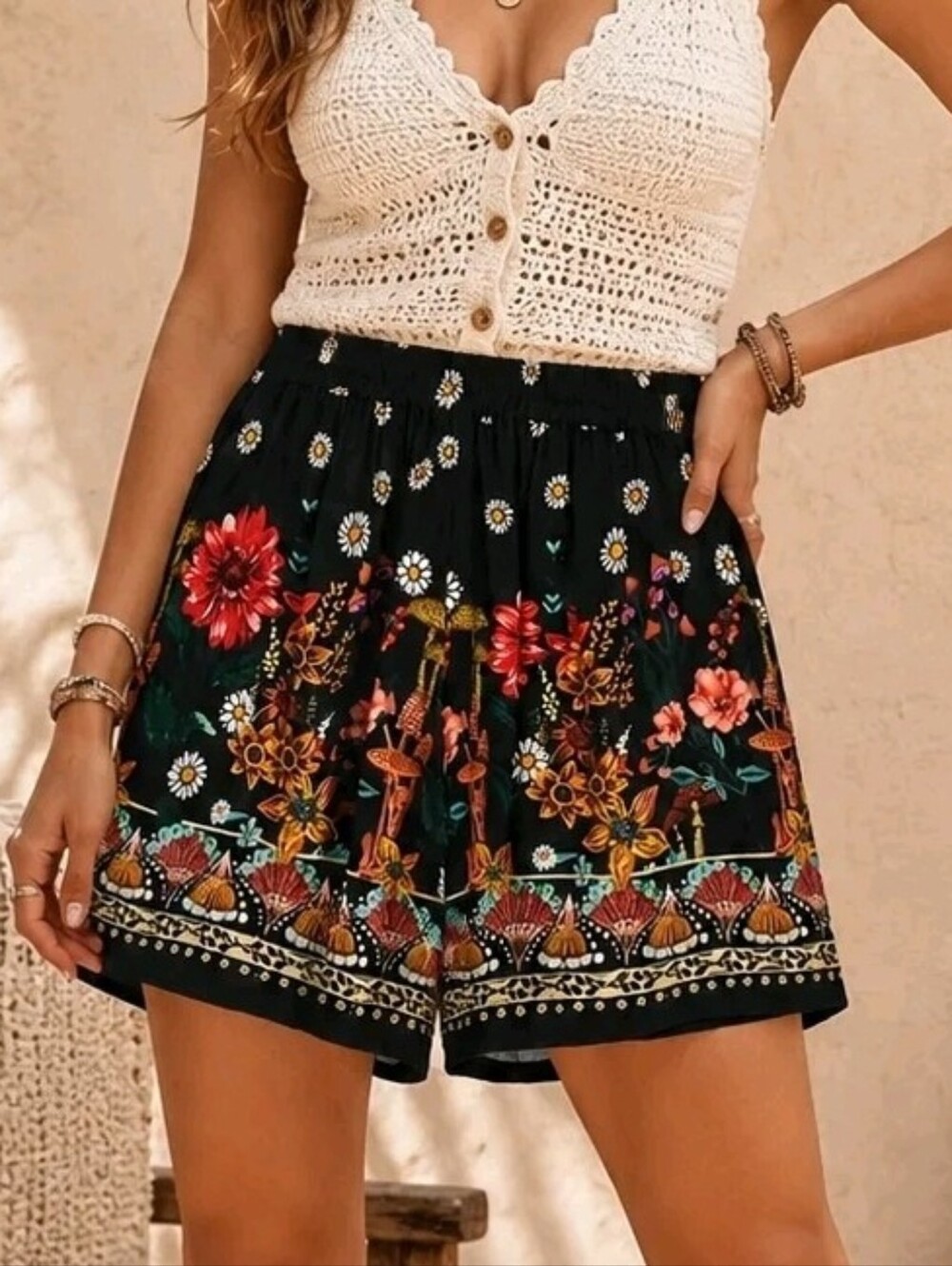 Natural Life NEW Maribel Black Mushroom Floral Pull-on Shorts SZ Small Bohemian